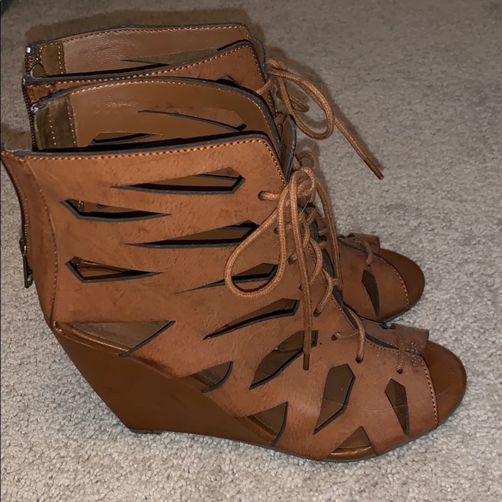Mia wedges